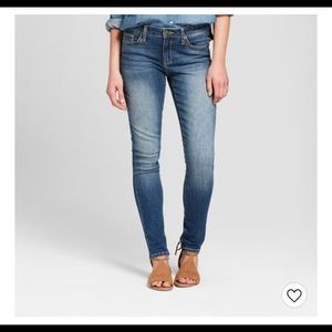 NWOT UNIVERSAL THREAD 🧵 MID-RISE SKINNY